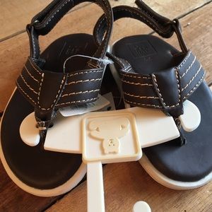 NWT GAP Faux Leather Sandals (size 5/6)